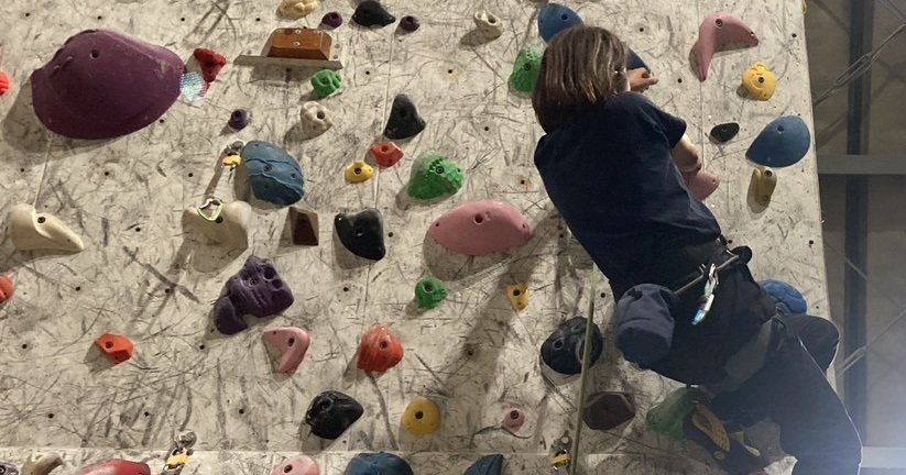 コーティに集まってます・・10年毎週続く朋友会のクライミング練習