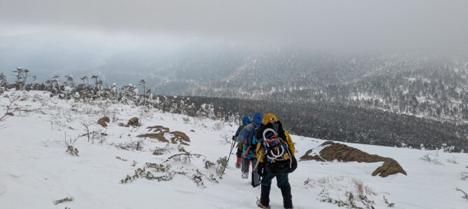 強風！冬の早池峰山