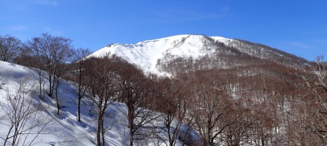 BCスキー鍋越峠から吹越山・翁山を狙う
