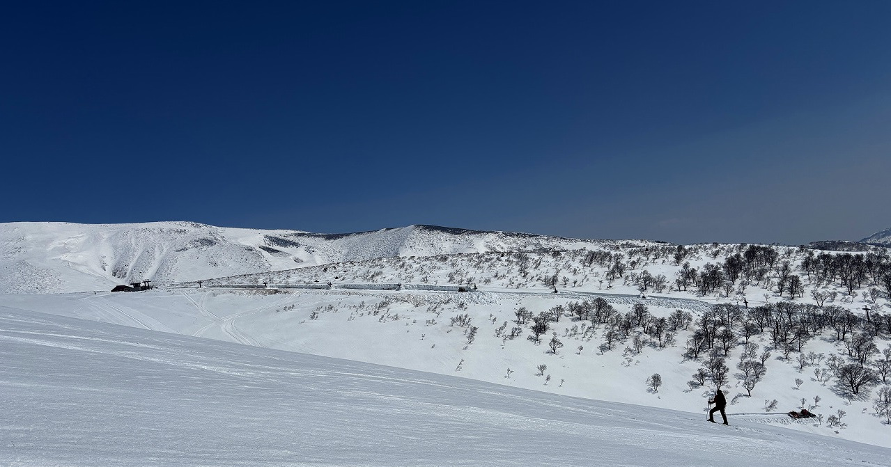 快晴の姥ヶ岳BCスキー